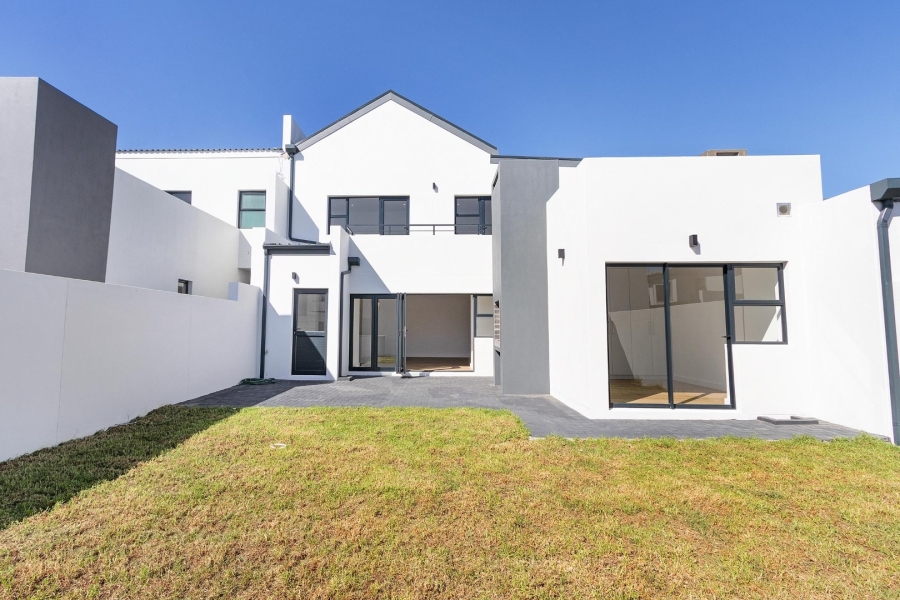 To Let 4 Bedroom Property for Rent in Sandown Western Cape